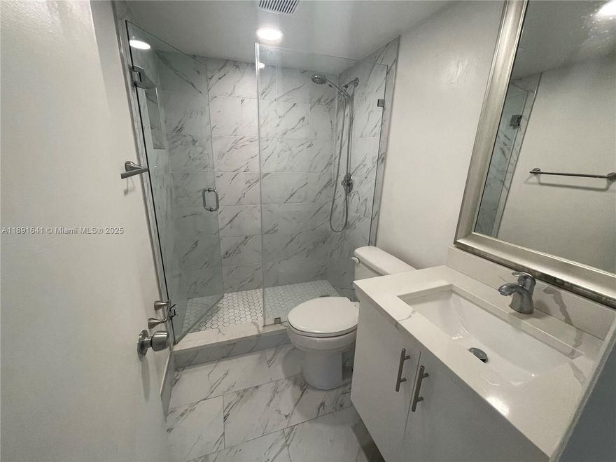 Beautifully renovated 1-bedroom corner unit facing the lake! This spacious residence features a tastefully remodeled bathroom, an updated kitchen with granite countertops, and plenty of natural light throughout. Move-in ready and perfectly maintained—enjoy serene lake views from your new home!