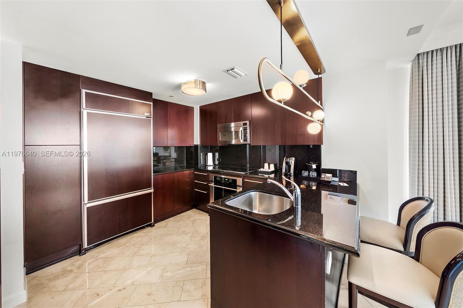 FONTAINEBLEAU III OCEAN C - Residential