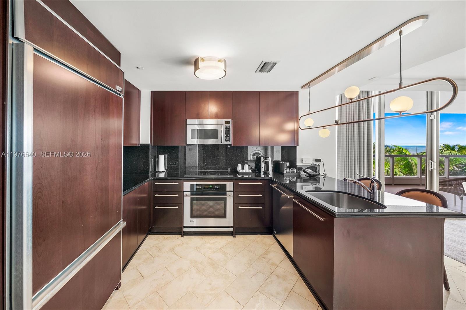 FONTAINEBLEAU III OCEAN C - Residential