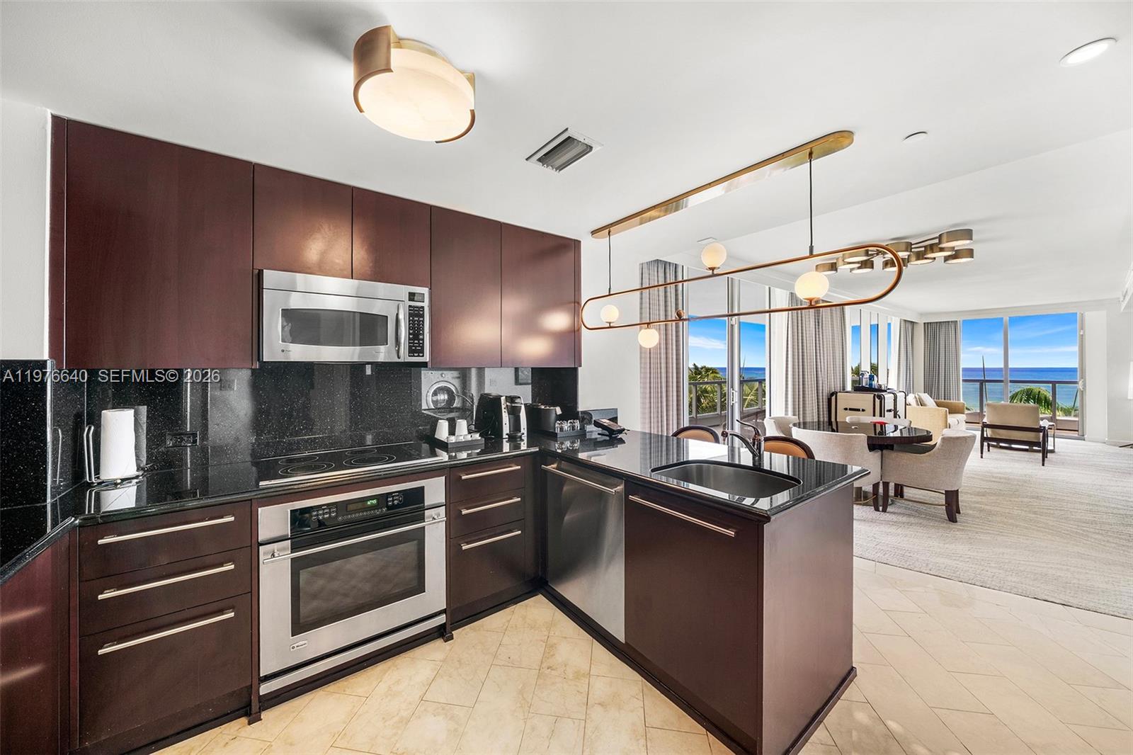 FONTAINEBLEAU III OCEAN C - Residential