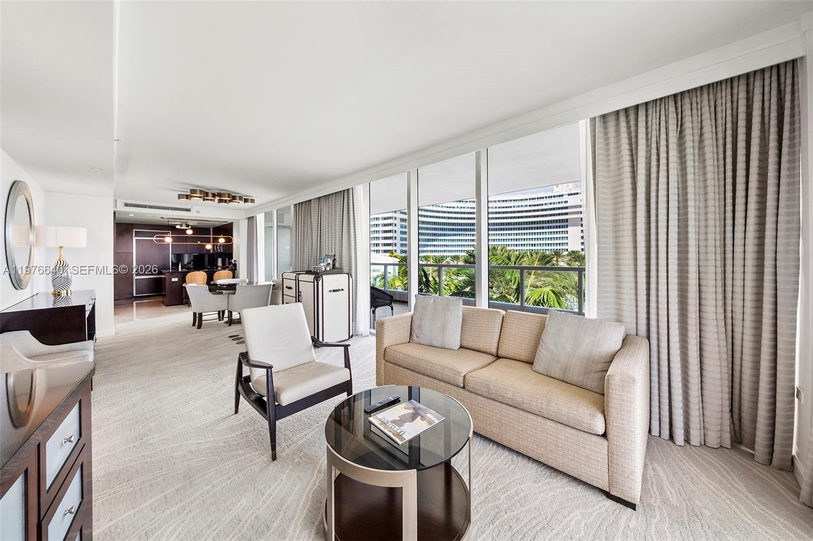 FONTAINEBLEAU III OCEAN C - Residential