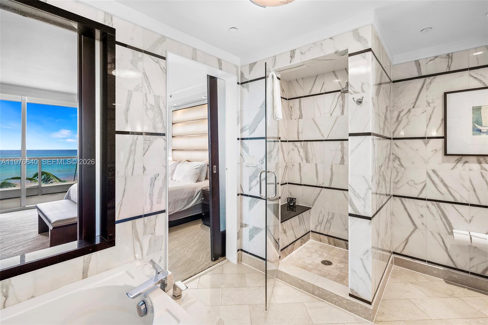 FONTAINEBLEAU III OCEAN C - Residential