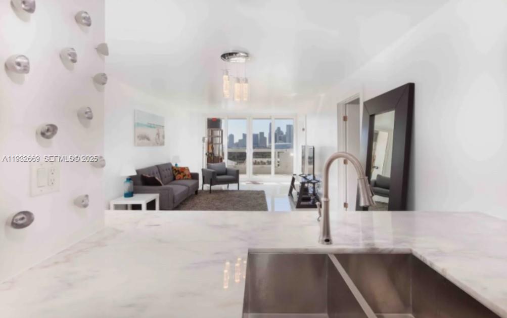 1717 N Bayshore Dr A-1652