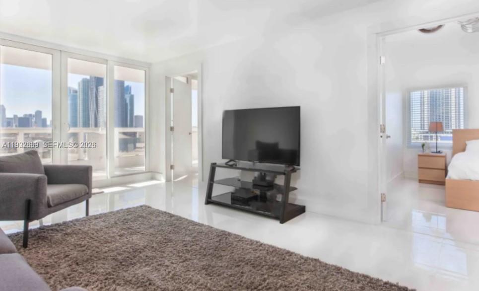 1717 N Bayshore Dr A-1652