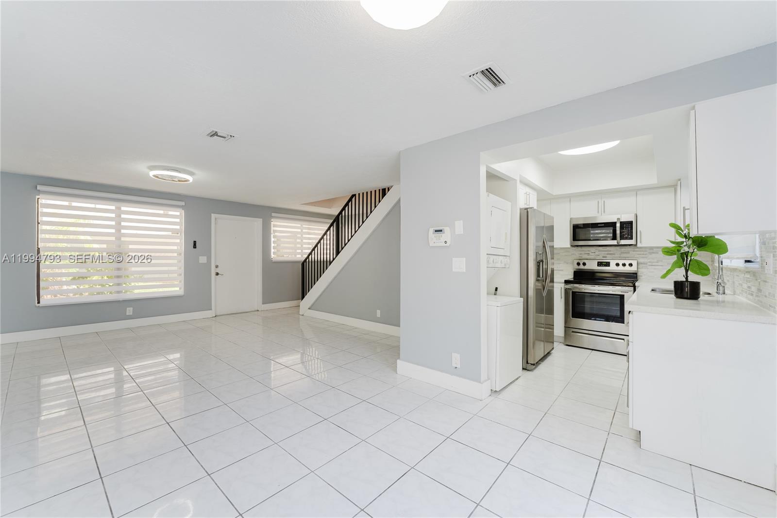 2570 Coral Springs Dr 2570