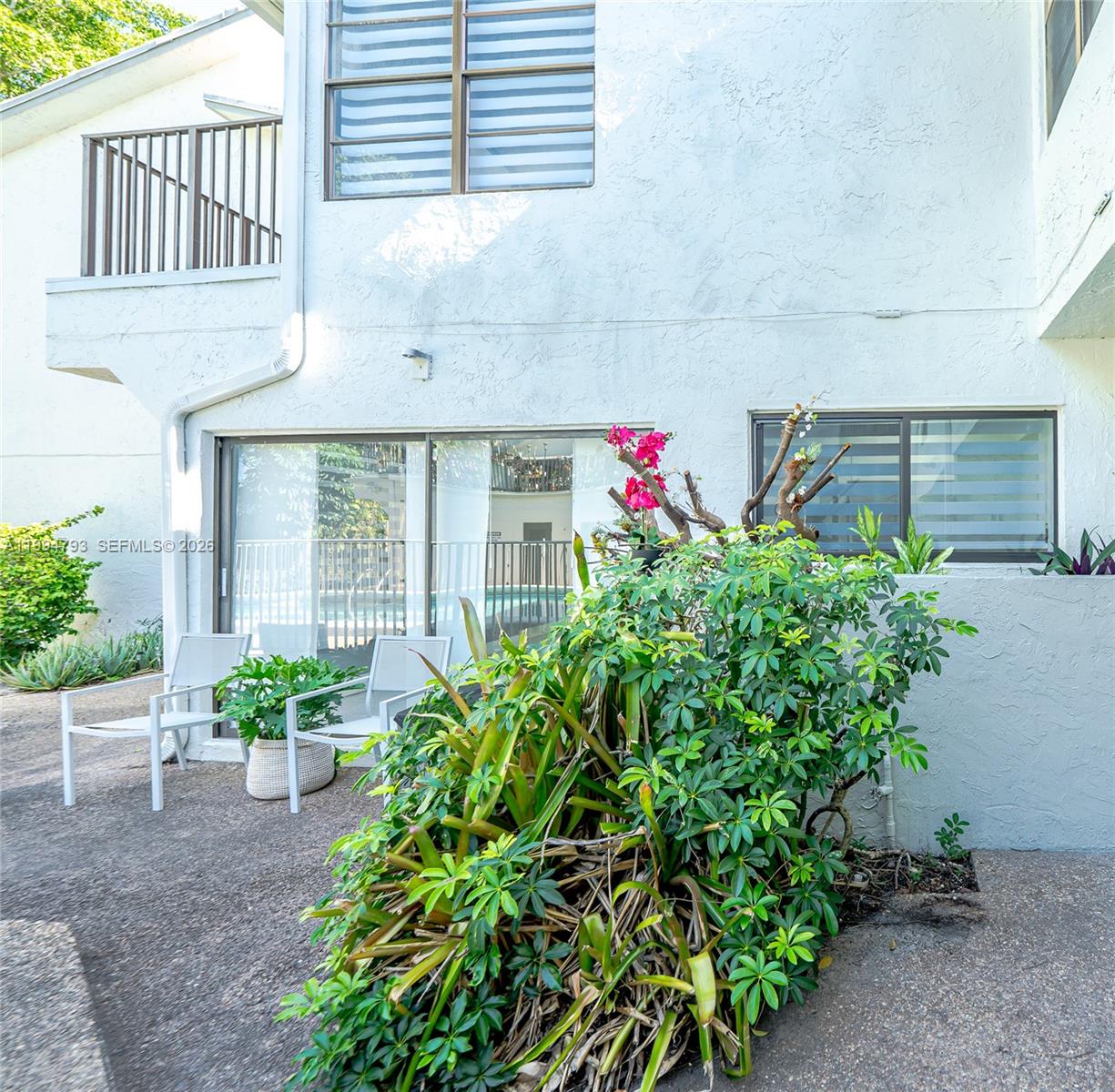 PALM SPRINGS VILLAGE COND - Residential