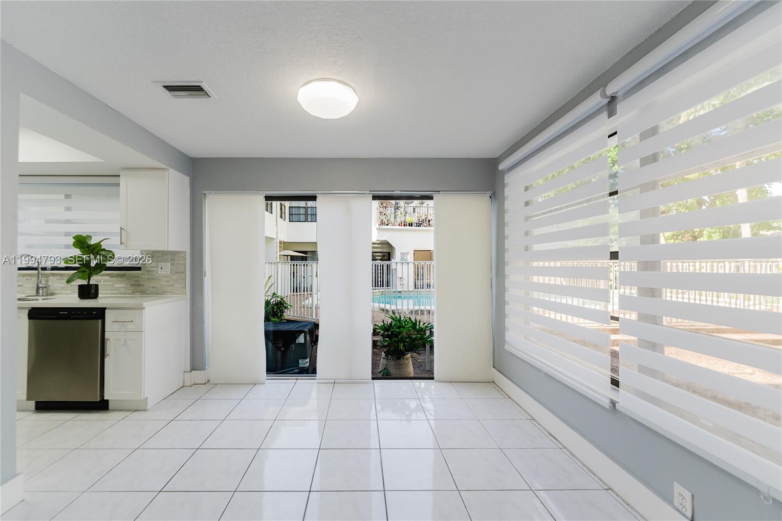 PALM SPRINGS VILLAGE COND - Residential