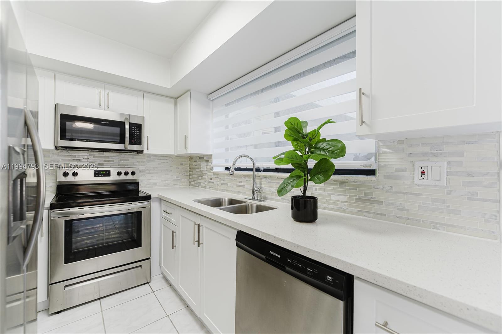 PALM SPRINGS VILLAGE COND - Residential