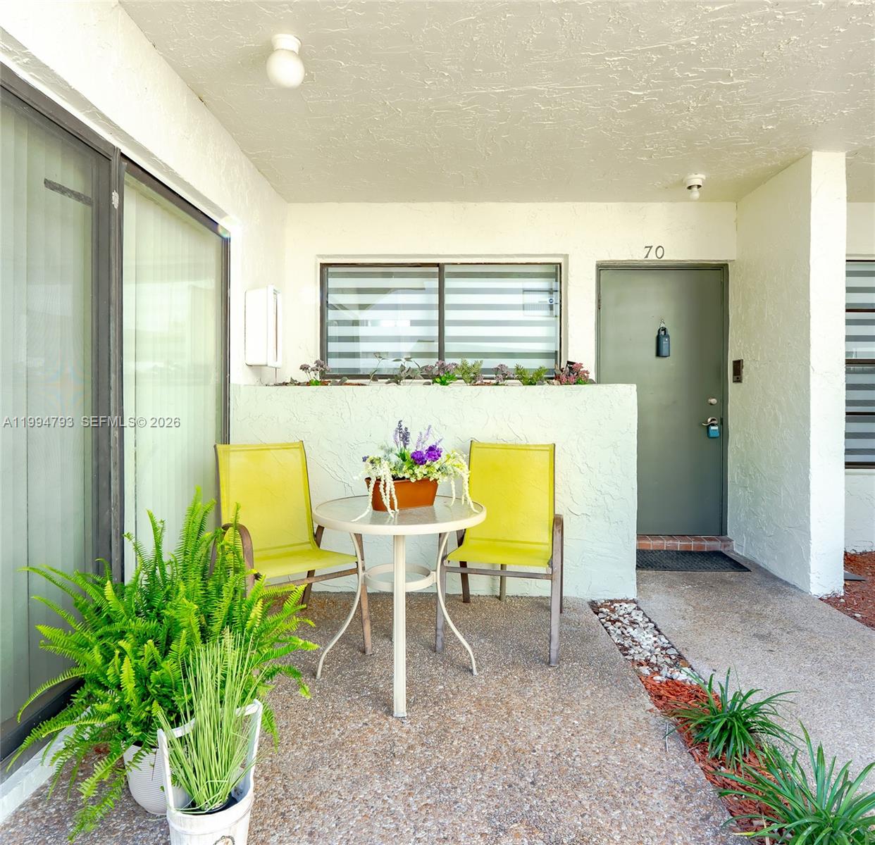 2570 Coral Springs Dr 2570