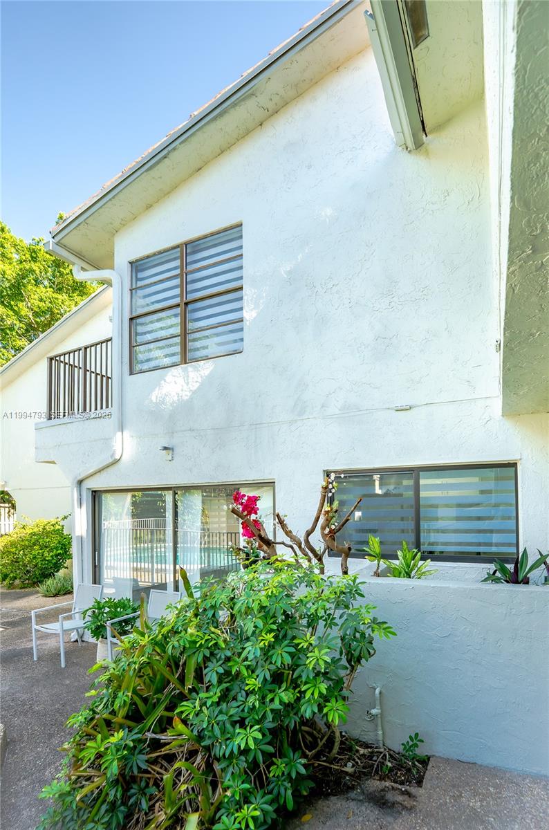 PALM SPRINGS VILLAGE COND - Residential