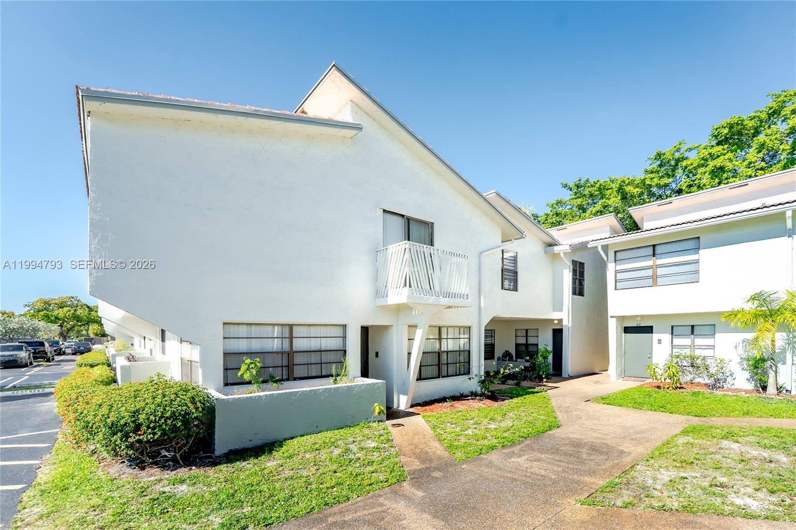 2570 Coral Springs Dr 2570