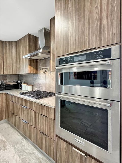 233 W 39th Pl Hialeah FL 33012