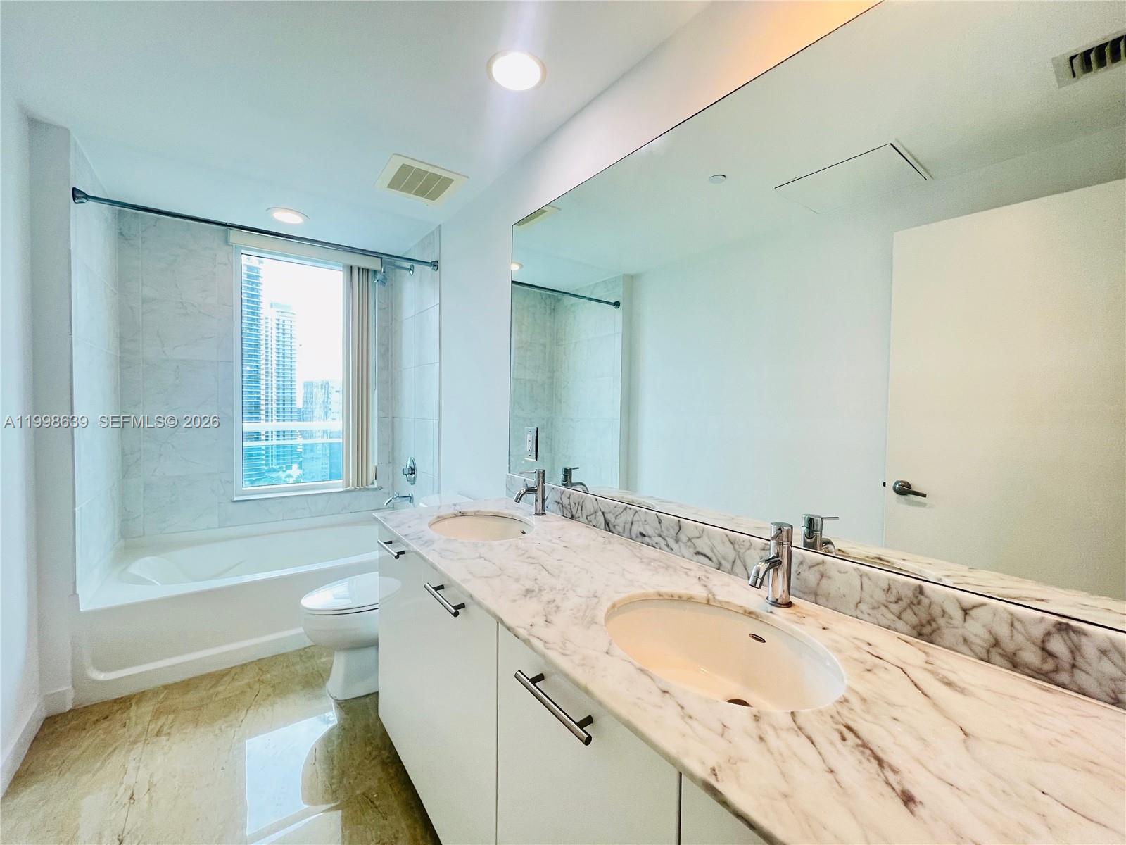 THE PLAZA 851 BRICKELL CO - Residential Lease