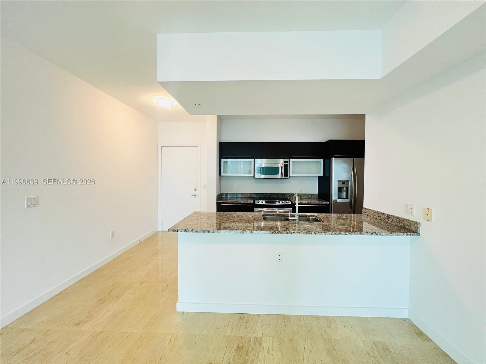 THE PLAZA 851 BRICKELL CO - Residential Lease