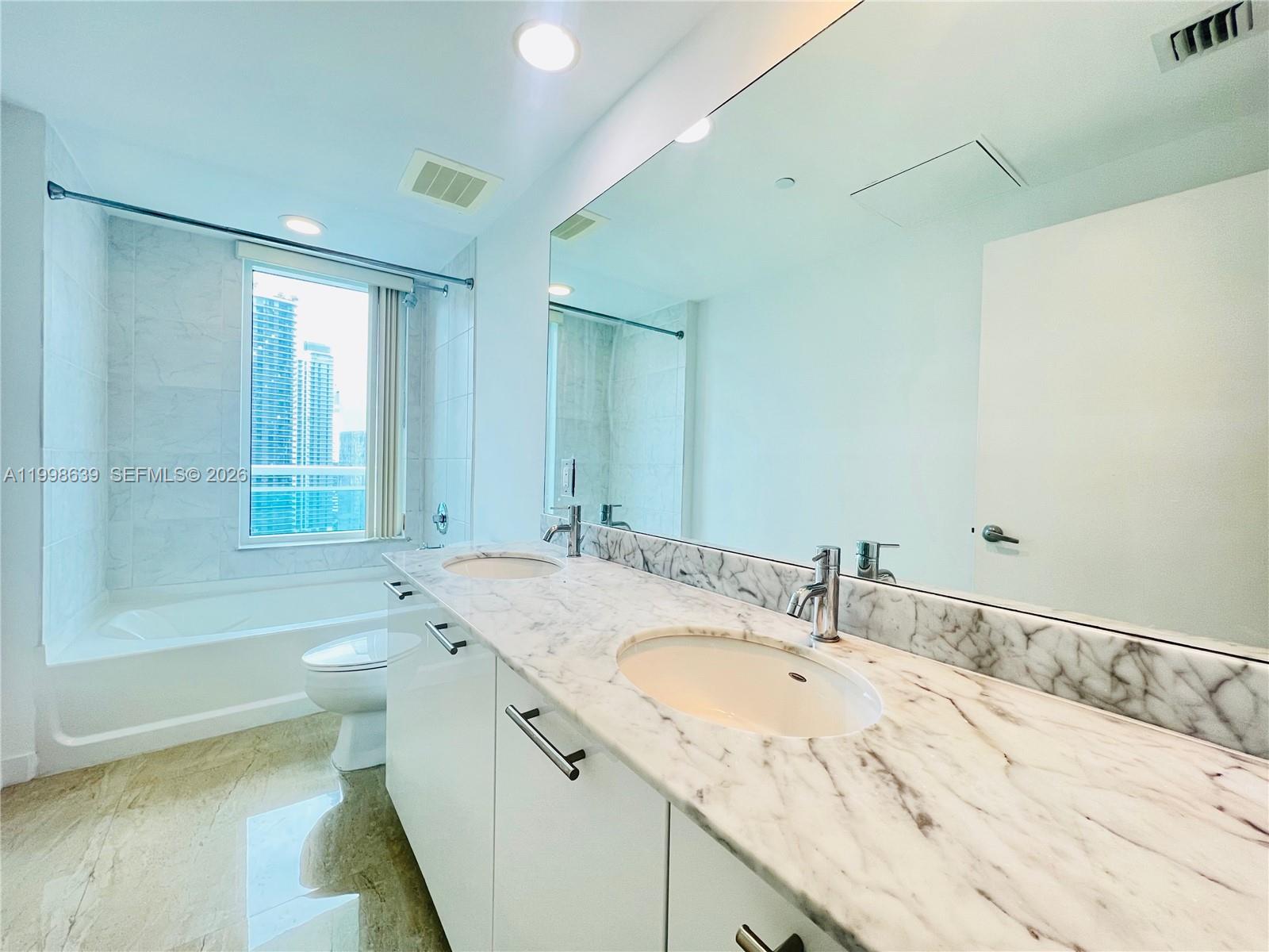 THE PLAZA 851 BRICKELL CO - Residential Lease