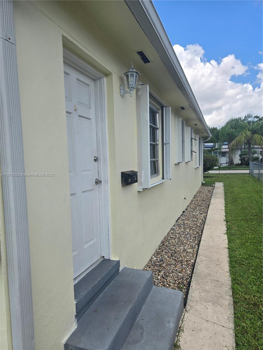 HOLLYWOOD SOUTH SIDE ADD - Residential Lease