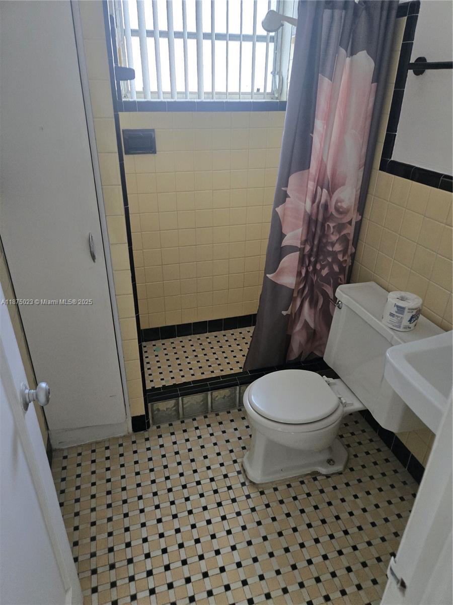 HOLLYWOOD SOUTH SIDE ADD - Residential Lease