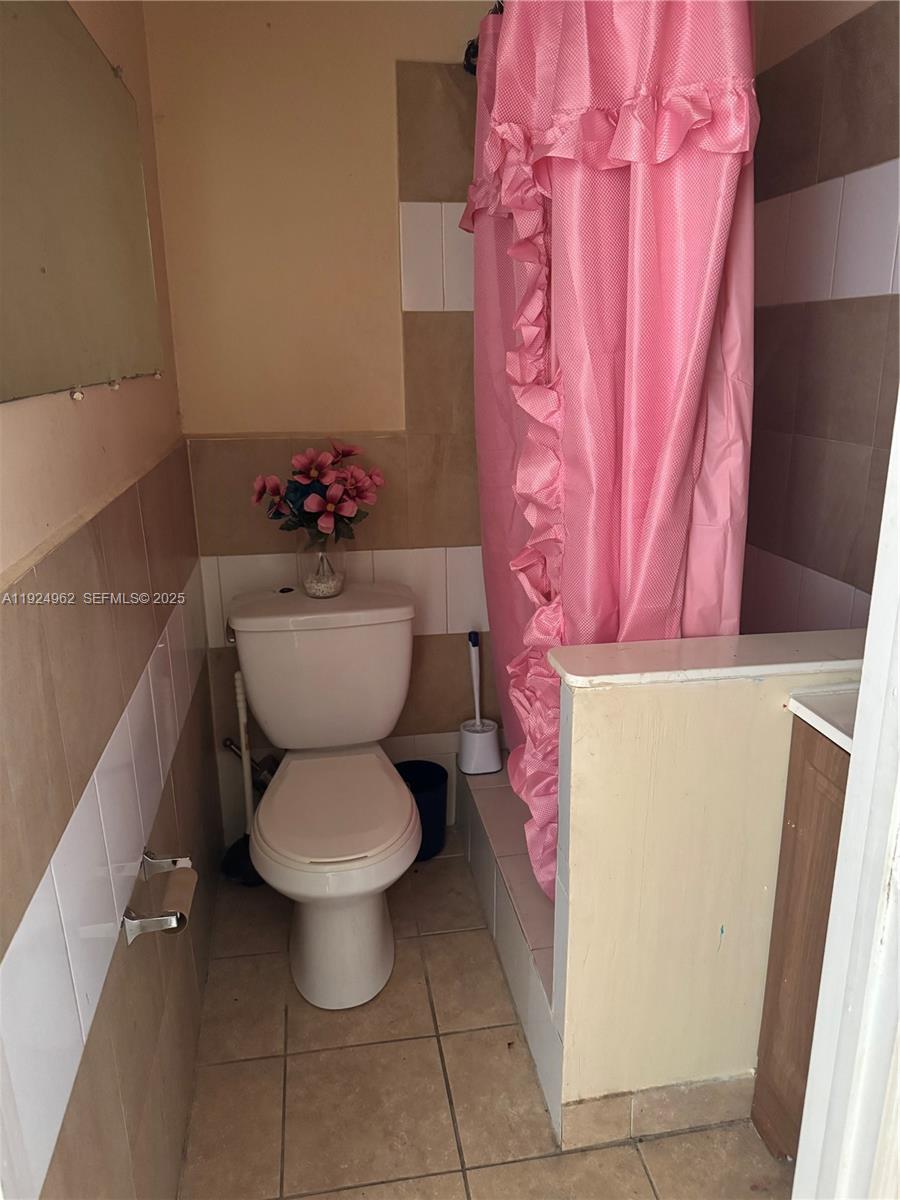 LAUDERDALE LAKES NORTHGAT - Residential Lease