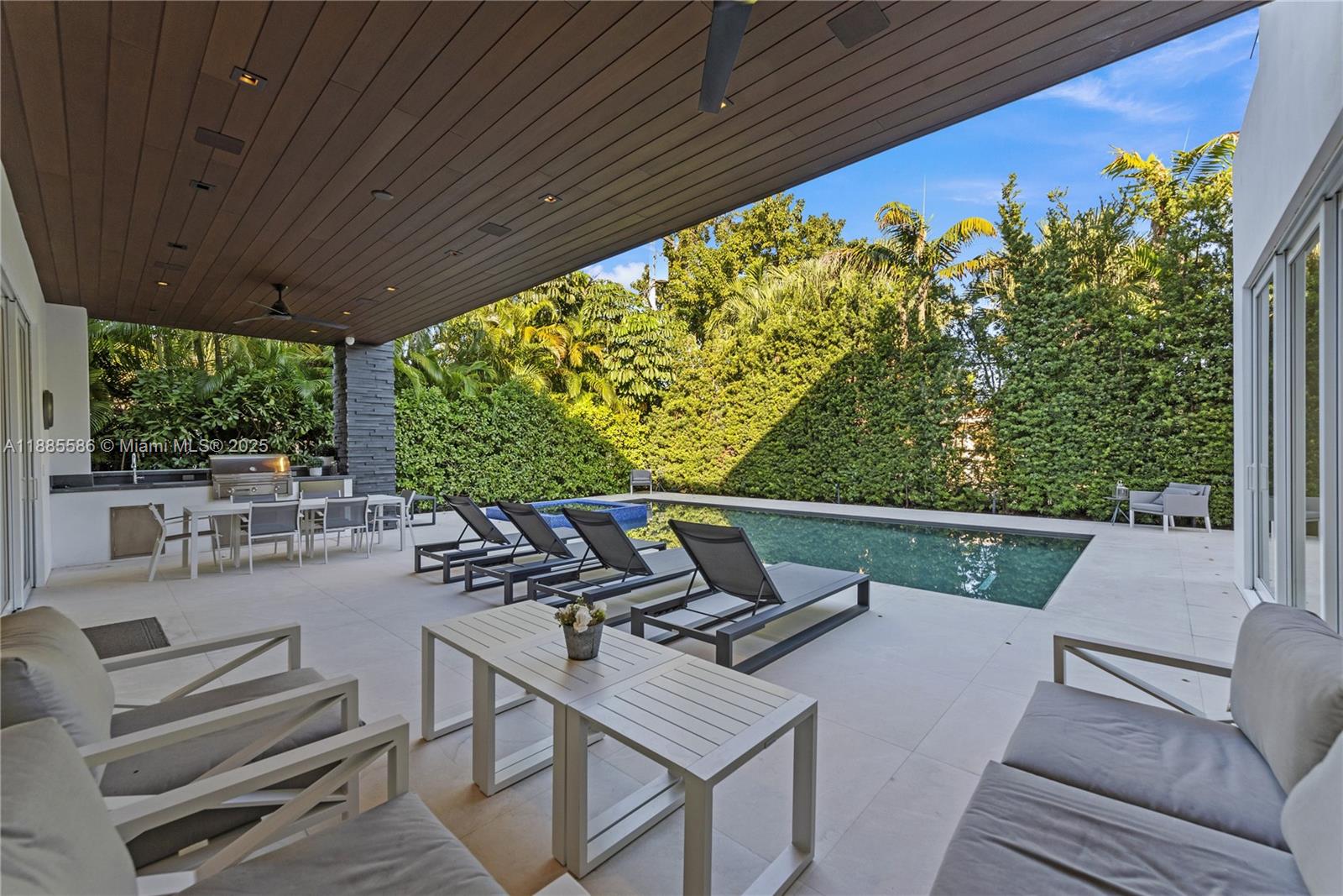 BAY HARBOR ISLAND - Residential