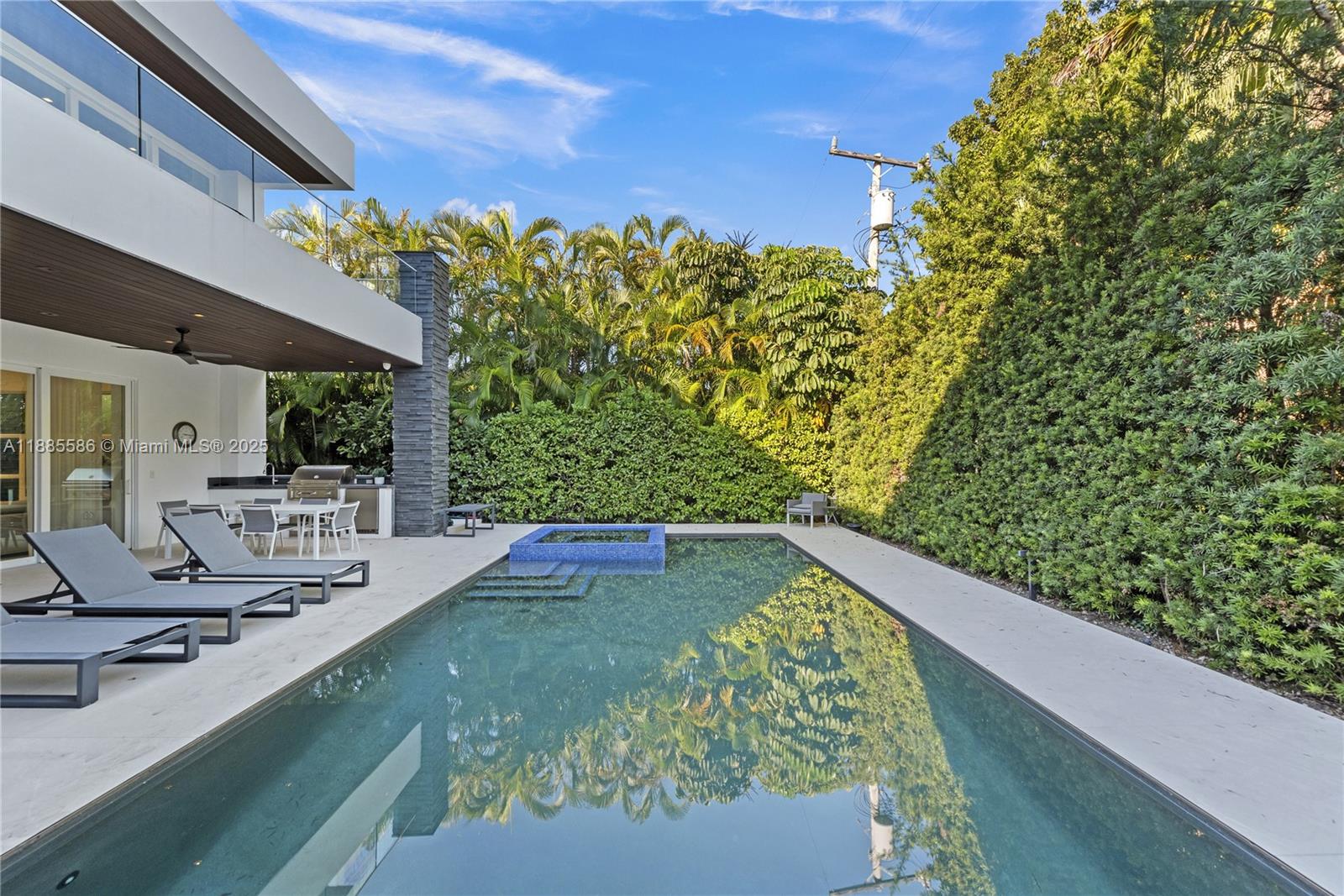 BAY HARBOR ISLAND - Residential