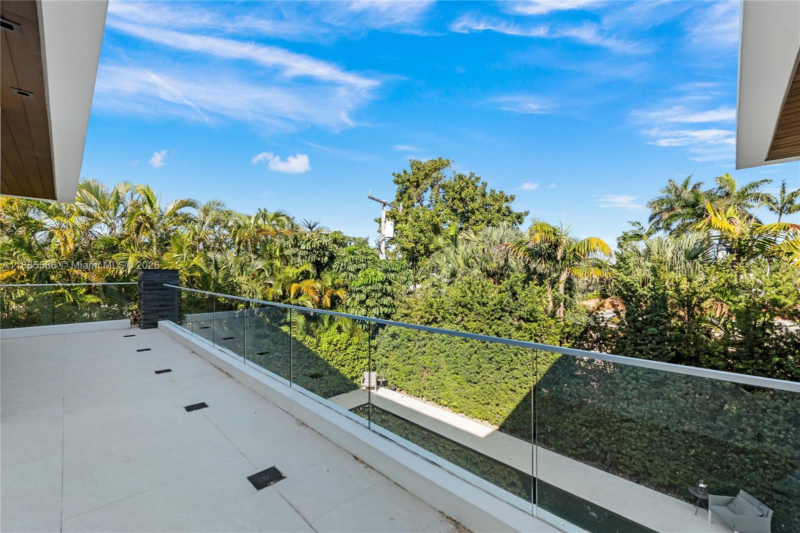 BAY HARBOR ISLAND - Residential