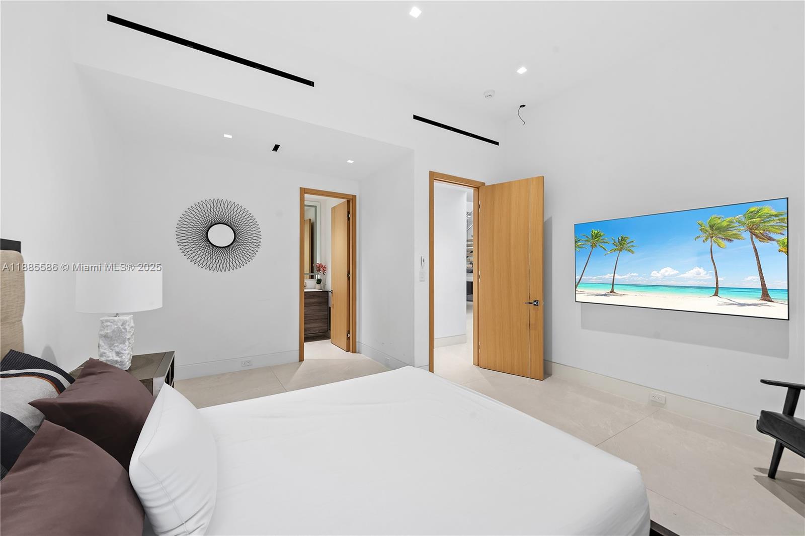 BAY HARBOR ISLAND - Residential