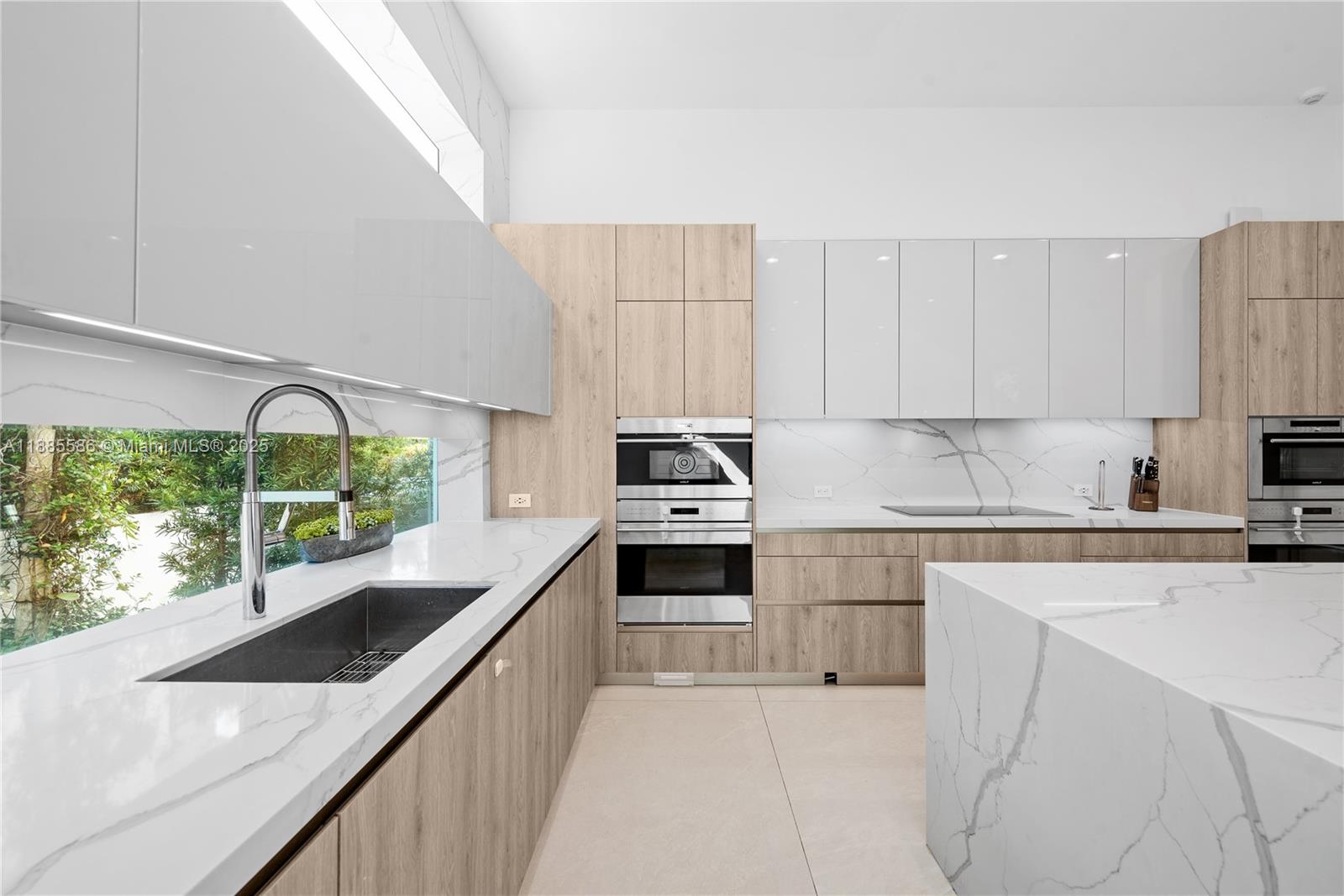 BAY HARBOR ISLAND - Residential