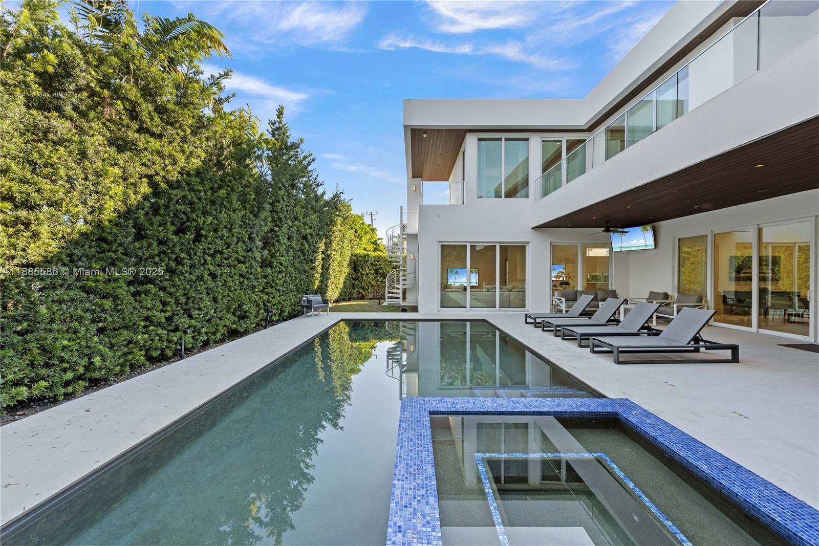 BAY HARBOR ISLAND - Residential