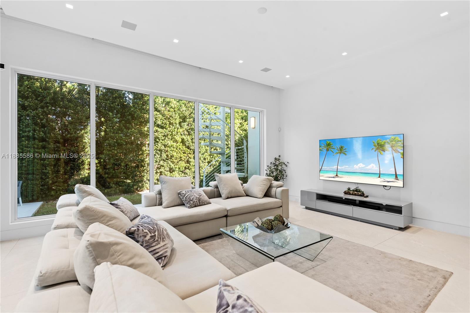 BAY HARBOR ISLAND - Residential