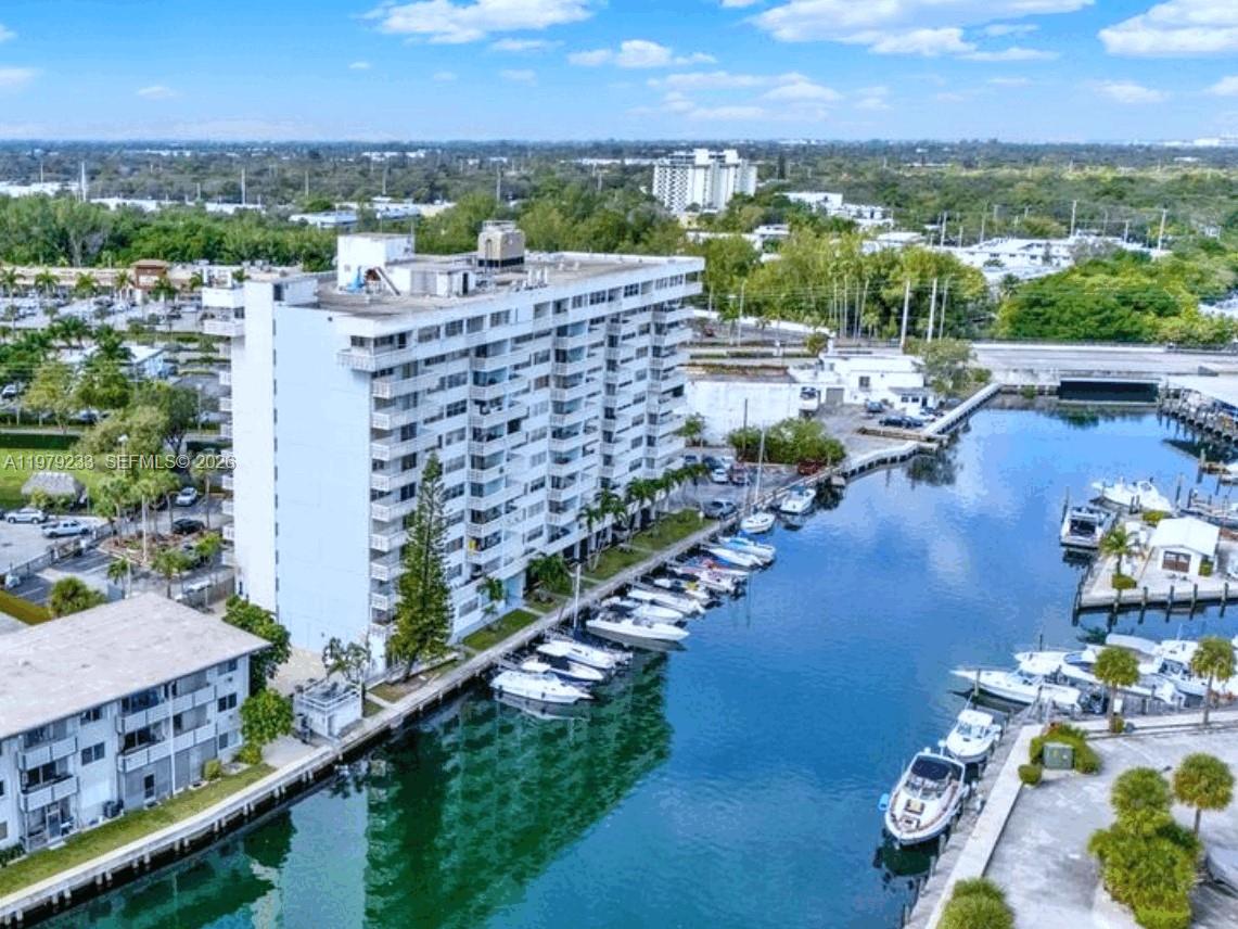 KEYSTONE HARBOR CLUB COND - Residential