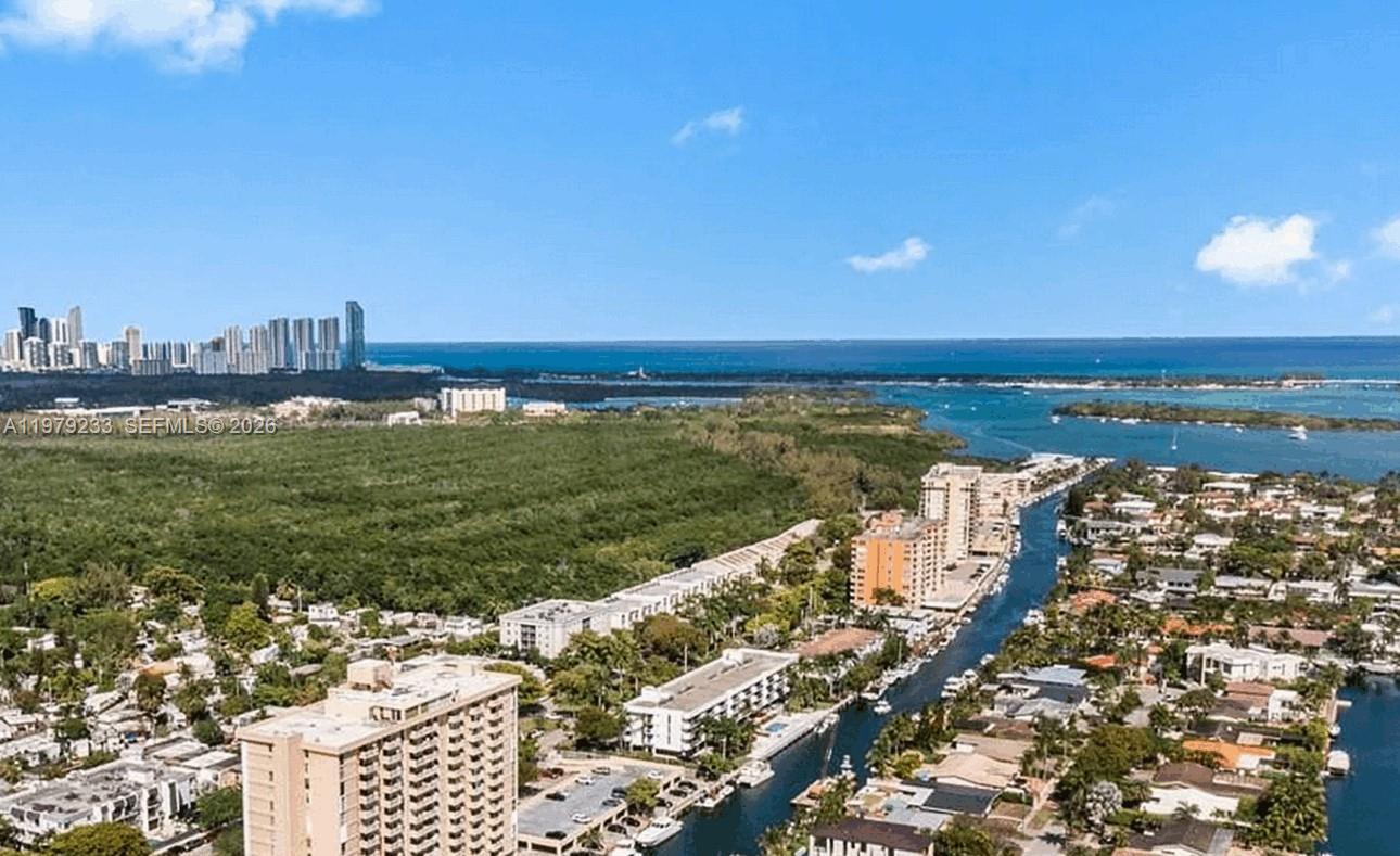 KEYSTONE HARBOR CLUB COND - Residential