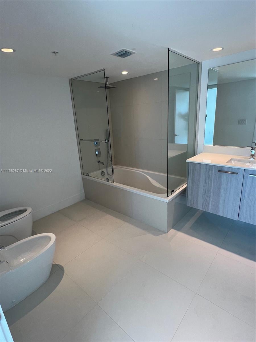 THE PALMS CONDO - Residential Lease