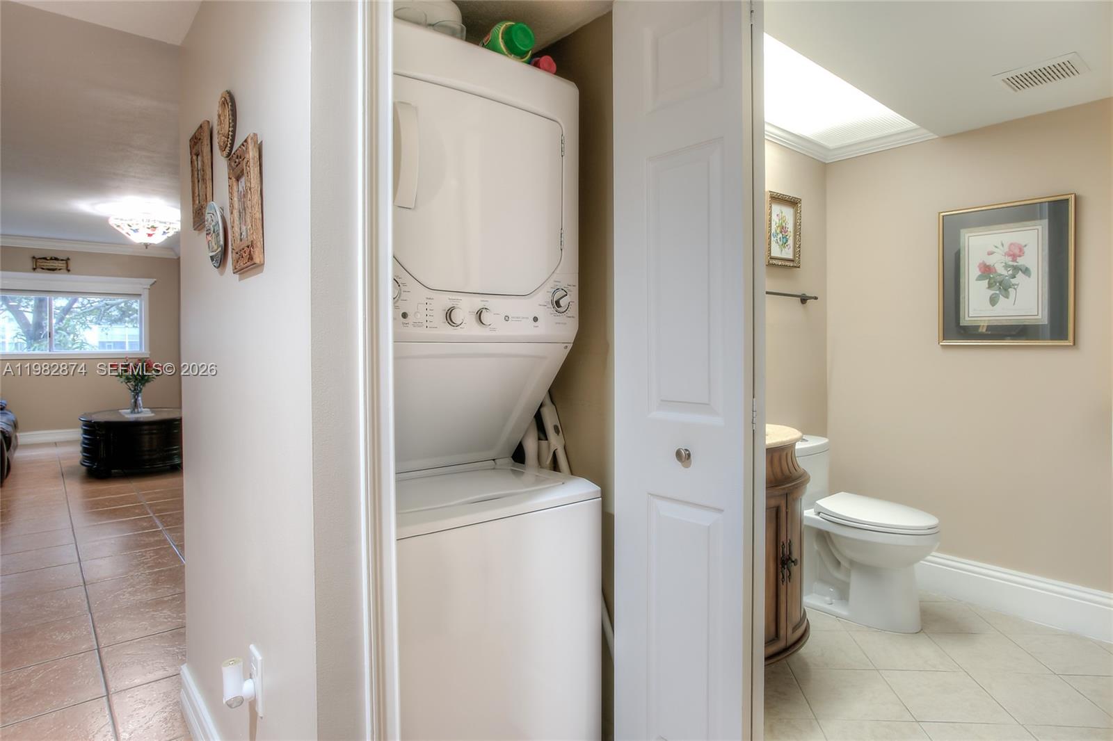 SUFFOLK AT CENTURY VILLAG - Residential