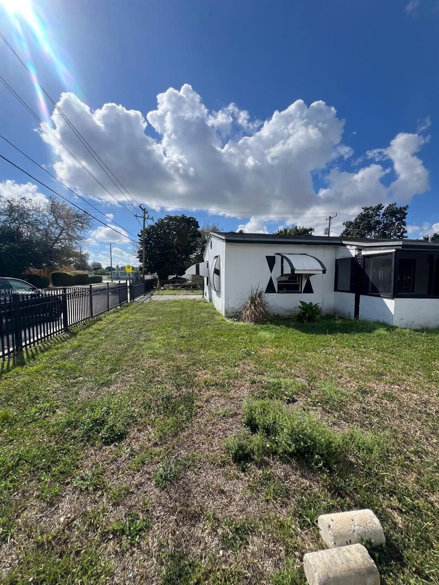 GOLDEN HIGHLANDS EST - Residential