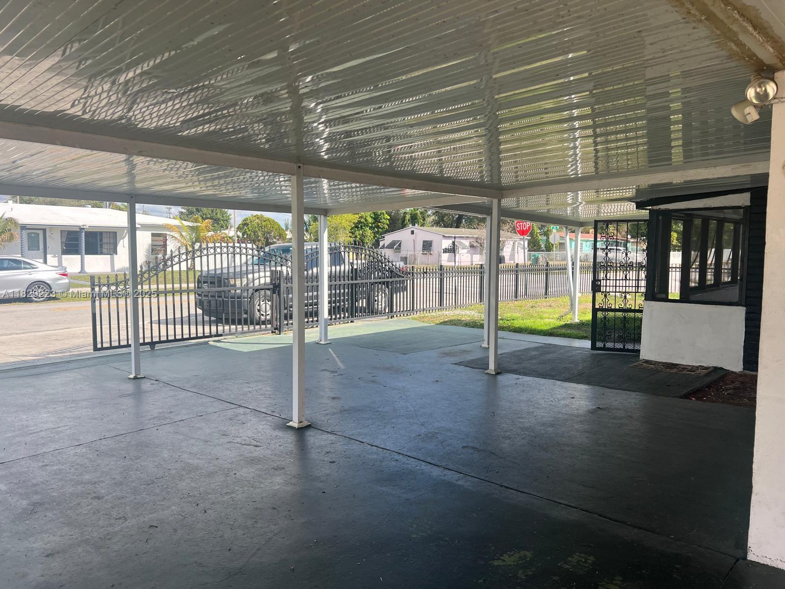 GOLDEN HIGHLANDS EST - Residential