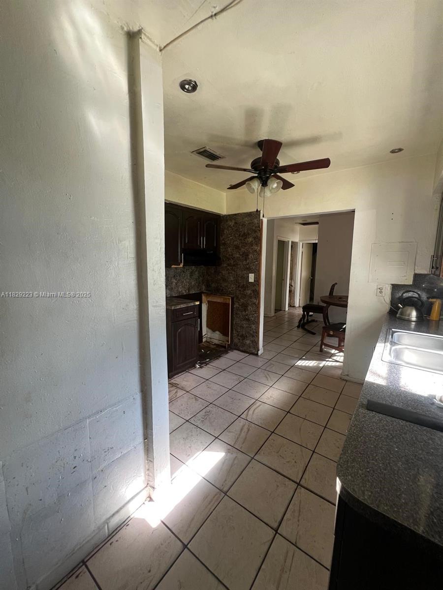 GOLDEN HIGHLANDS EST - Residential