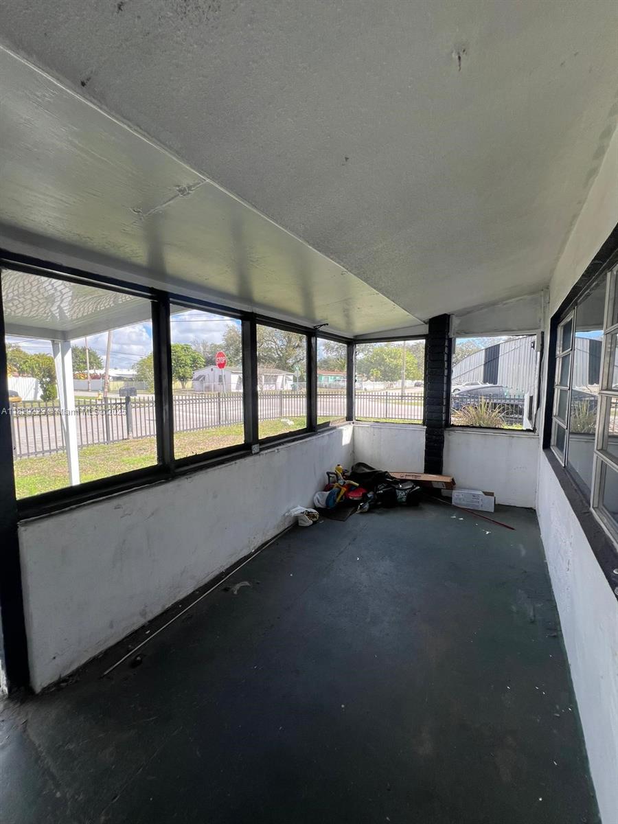 2800 NW 164th St