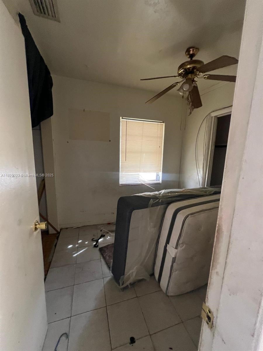 2800 NW 164th St