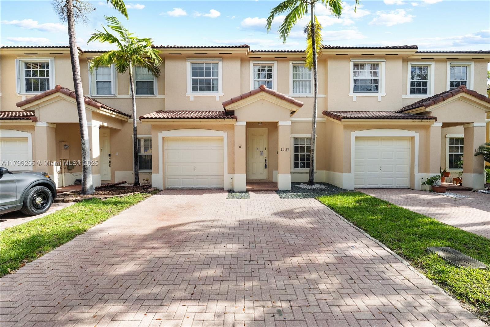 FLORIDIAN ISLES - Residential