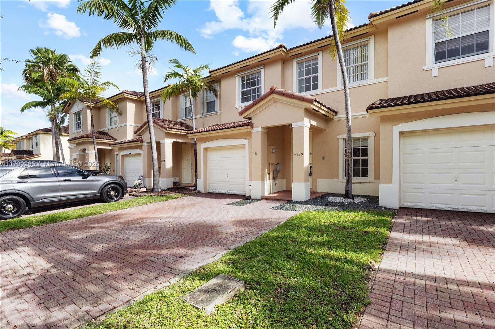 FLORIDIAN ISLES - Residential