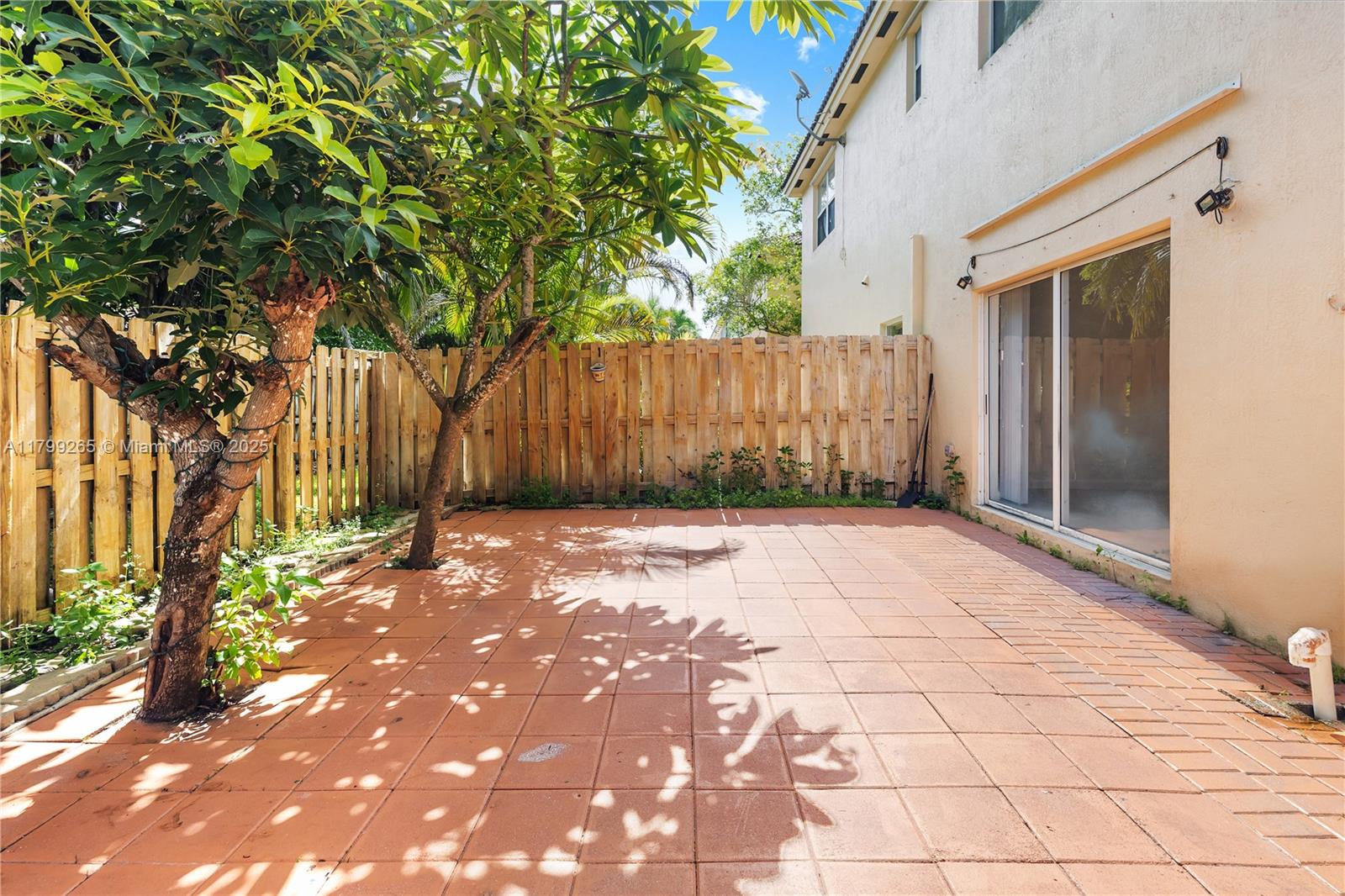 FLORIDIAN ISLES - Residential