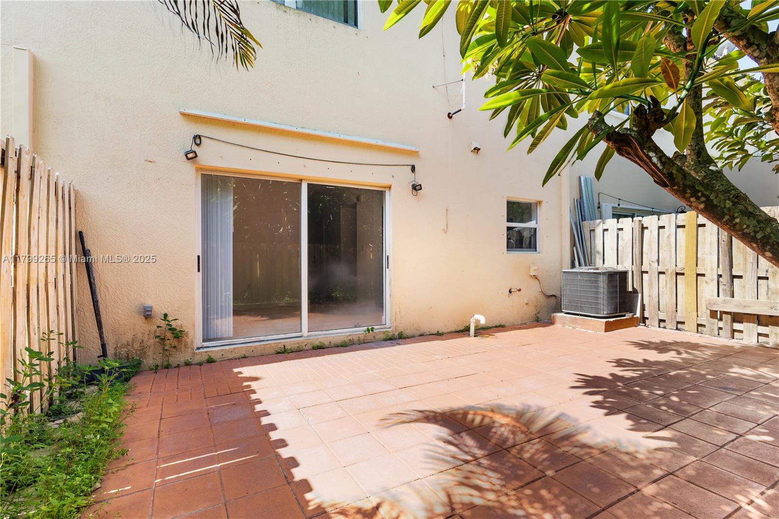 FLORIDIAN ISLES - Residential