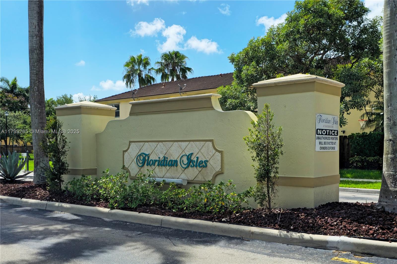 FLORIDIAN ISLES - Residential