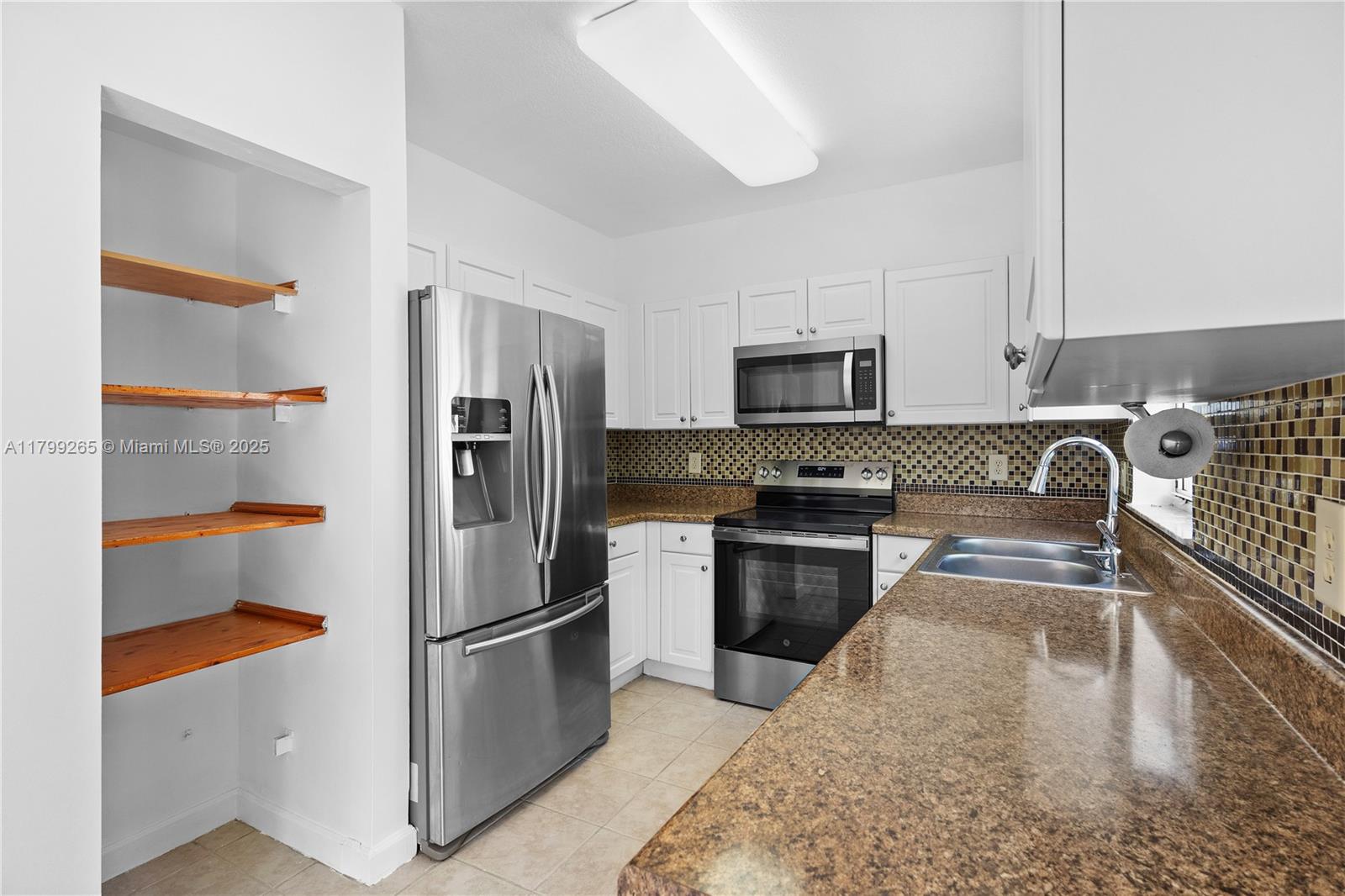 FLORIDIAN ISLES - Residential