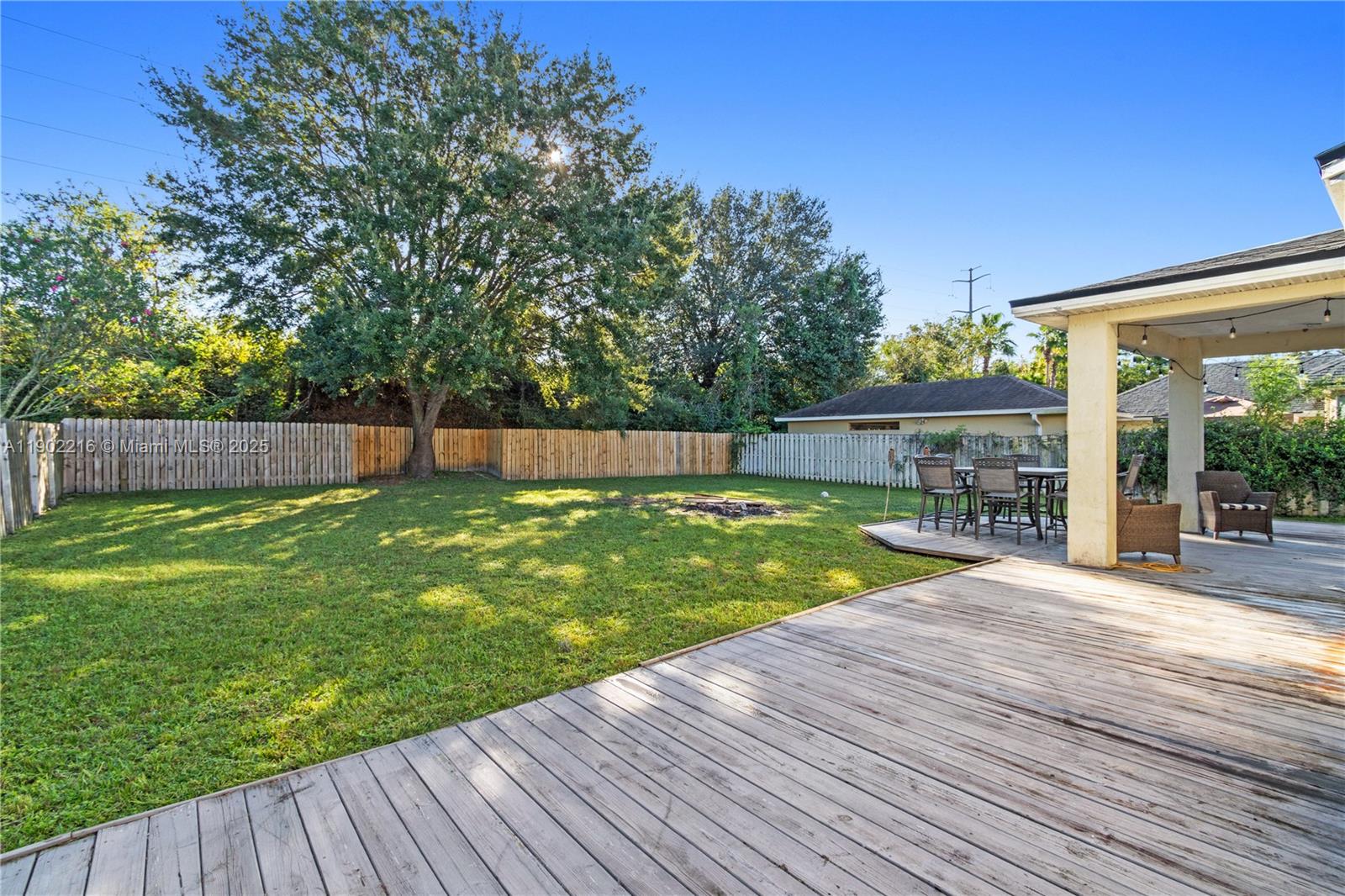 JAMES ISLAND UNIT THREE - Residential