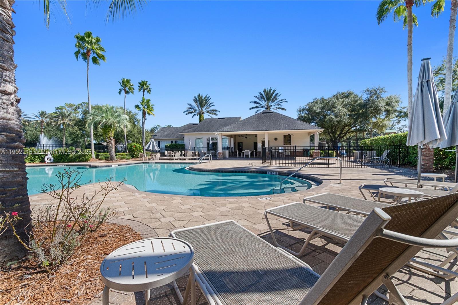 JAMES ISLAND UNIT THREE - Residential