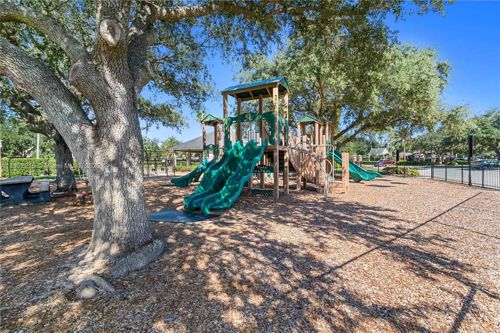 JAMES ISLAND UNIT THREE - Residential