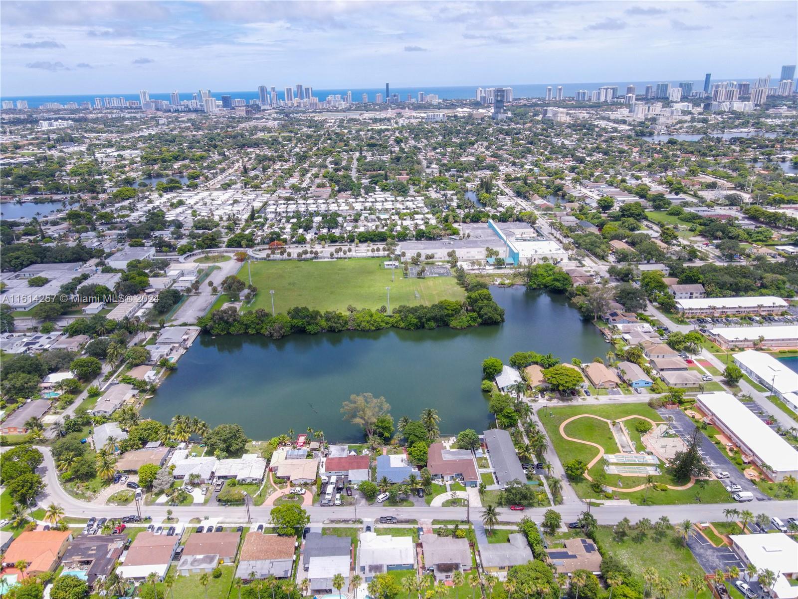 LAKESIDE ESTATES - Residential