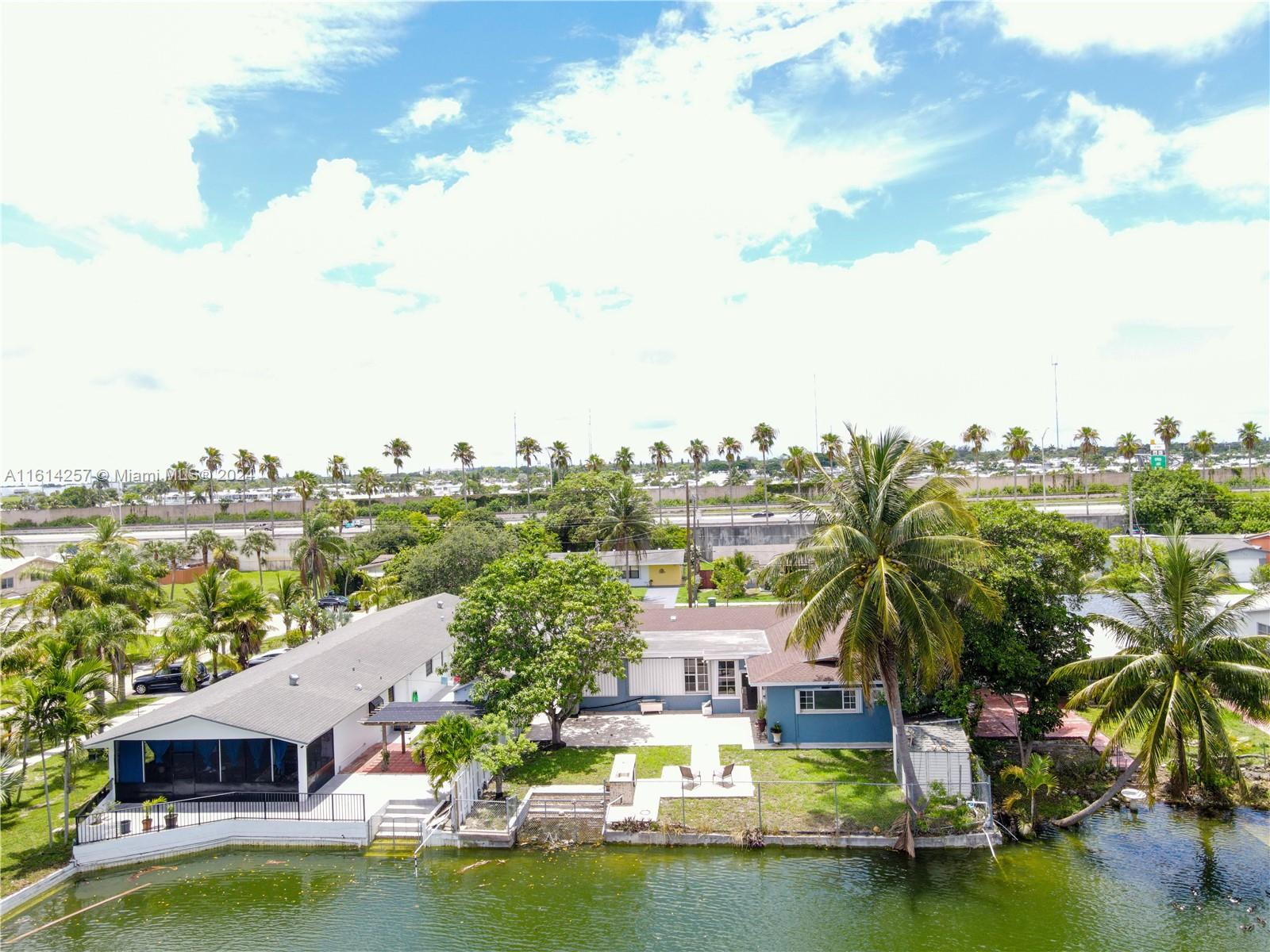 LAKESIDE ESTATES - Residential