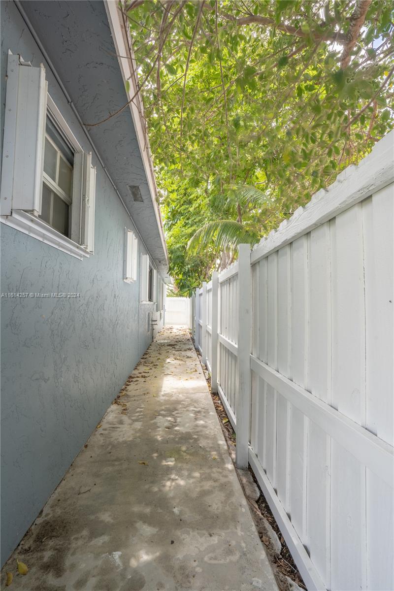 LAKESIDE ESTATES - Residential